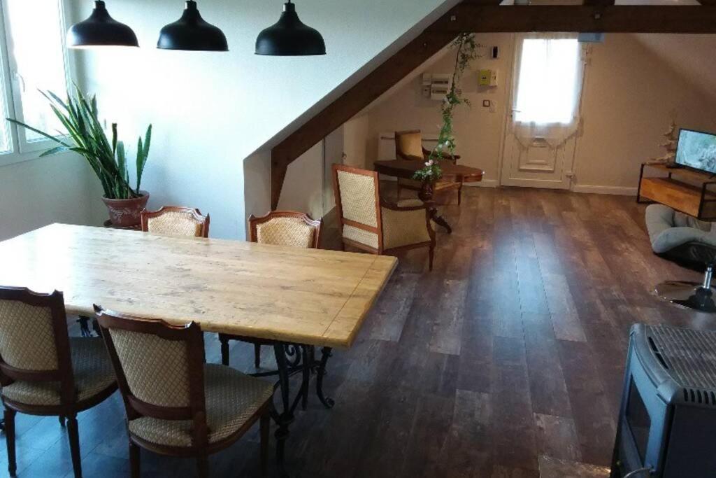 Appartement Lumineux, Calme Et Panoramique !! Pouligney-Lusans Екстер'єр фото